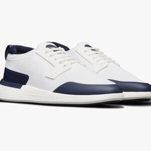 Brand New! Wolf and Shepherd Swiftknit Derby Sport